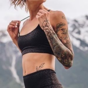 ZYIA Active Black Leopard Print Light N Tight Mesh Sports Bra Size Medium
